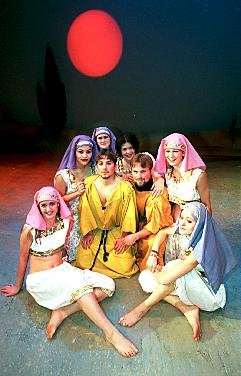 Solister og slavinner, Foto F�drelandsvennen